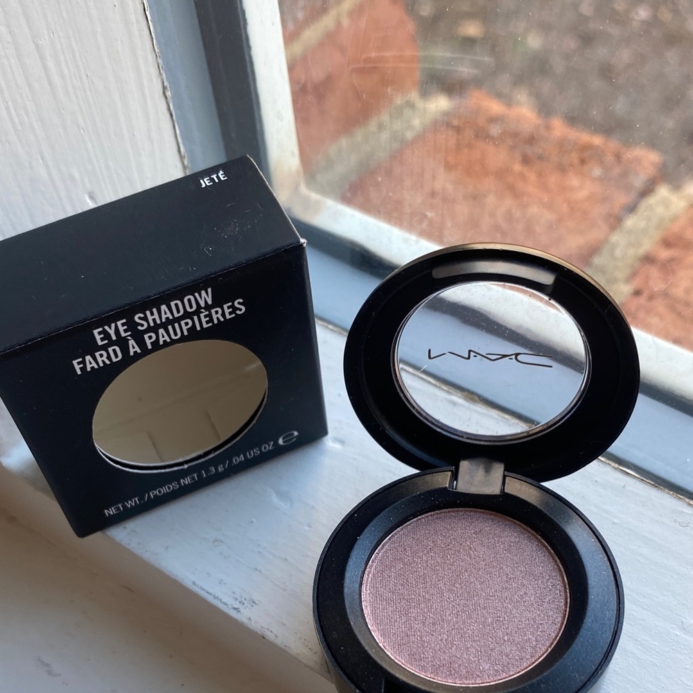 MAC cosmetics Jete eye shadow